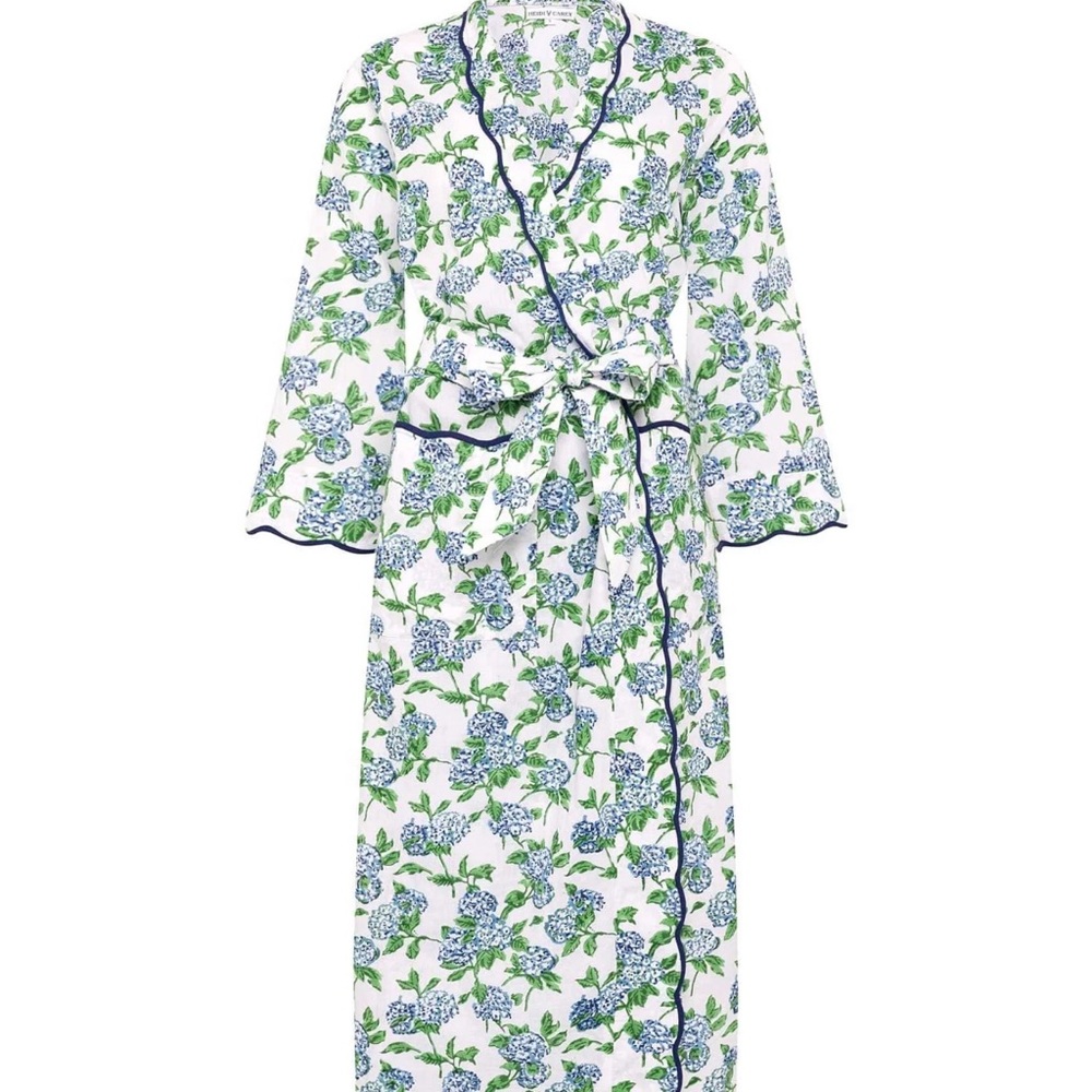 Heidi Carey Scalloped Robe small NWT - Picture 4 of 5